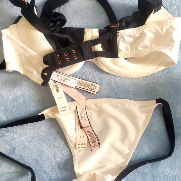 Victoria's Secret Dream Angels Satin Peakaboo Bow Balconette Bra & Panty, Set - Picture 11 of 13